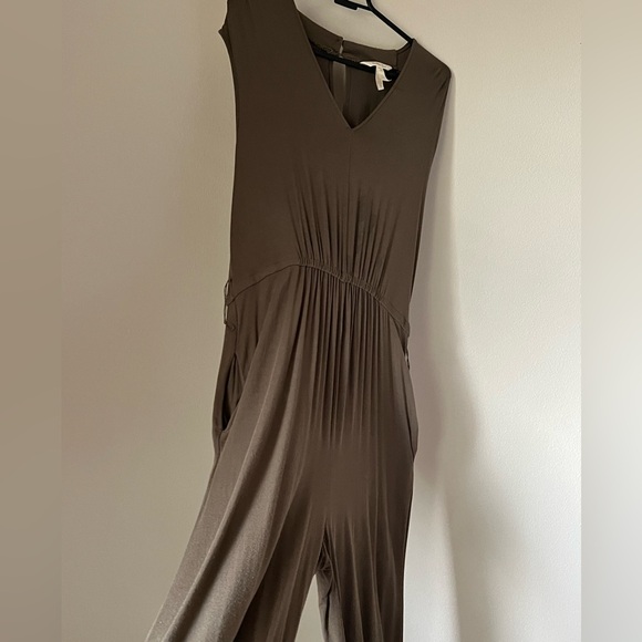 Matilda Jane olive jumpsuit. - Picture 4 of 7